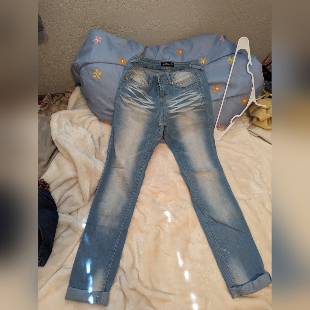 Wall flower stretchy jeans